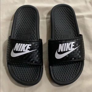 Nike Benassi slide sandals